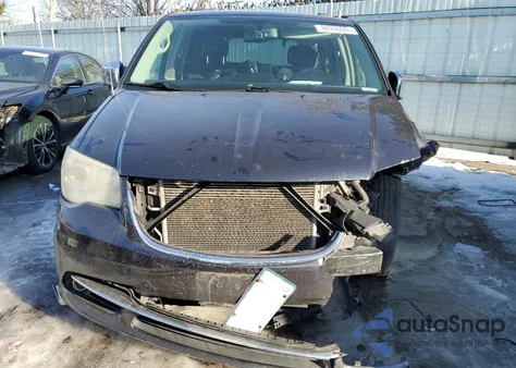 2013 Chrysler Town & Country Limited z USA, uszkodzony, nr VIN 2C4RC1GGXDR808696